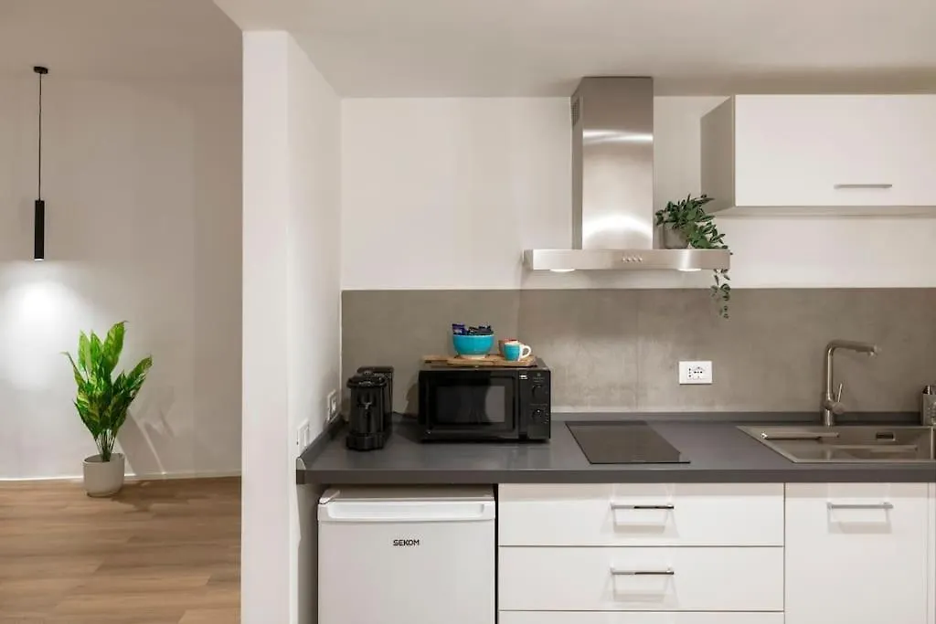 פלרמו Eleven Luxury Suite 0*,  איטליה